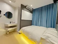 โรงแรมเฉินหว่าน (โรงละครใหญ่ เซินเจิ้น) โรงแรมใกล้จัตุรัสภาพเหมือนเติ้งเสี่ยวผิง
