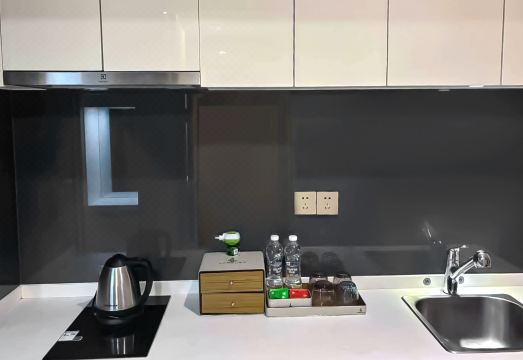 2. 홀리데이 인 항..