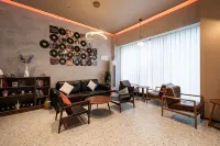 Rezen Hotel (Zhongshan Pharmaceutical University Branch)