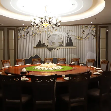 Beitun Xiangyi Haichuan International Hotel