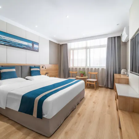 Golden Crown Business Hotel (Xinyang Railway Station, Tianrun Plaza)