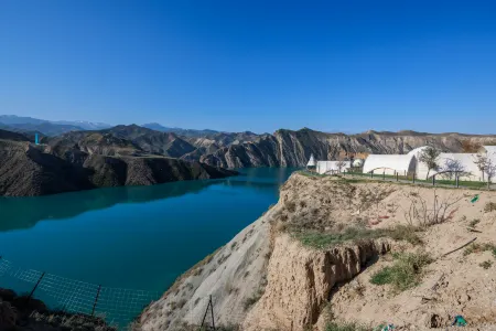 Baili Danxia Wild Luxury Campsite Отели в г. Манас