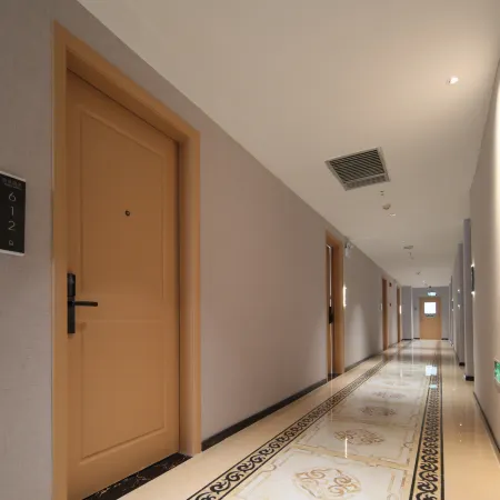 18 Yiduo Hotel (Diwang Plaza 33 Xu Street)