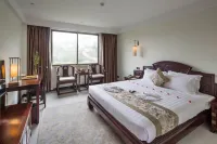 Yunfu Xinxing Longshan Hot Spring Hotel