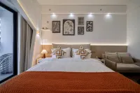 Baijue Designer Light Residence (Zhanjiang Jinsha Bay Beach, Zhaoshang Garden City Branch) - balcony