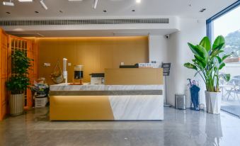 Rongzhu B&B (Chengdu East Station East Square Branch)