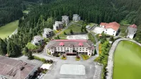 Fairy Mountain Dream Cloud Resort Hotels near Fairy Mountain National Forest Park