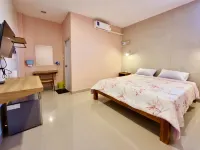 Klong Cafe & Resort Hotels in Thanyaburi District