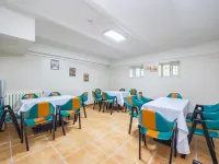 World Hotel·German-Style Villas (Qingdao Zhanqiao Xinhaoshan Subway Station) Hotels near Qingdao Navy Museum