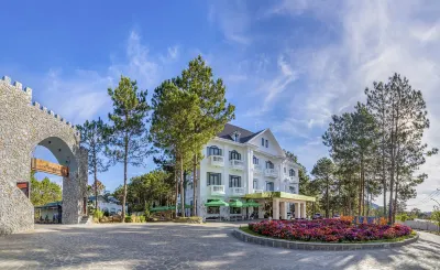 Kim Resort - Khu Nghĩ Dưỡng Rừng Lá Kim Hotels near Golden Valley