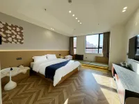 Chen Yue Xiang Art Aesthetic Design Hotel (Yanji Arirang Park Riverside Park) Hotels near Tianchi Bridge