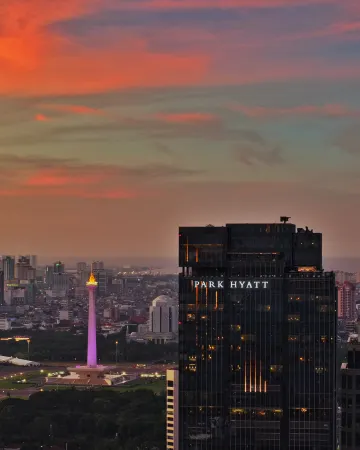 Park Hyatt Jakarta Отели рядом с достопримечательностью «Централна джамия на Мънтенг»