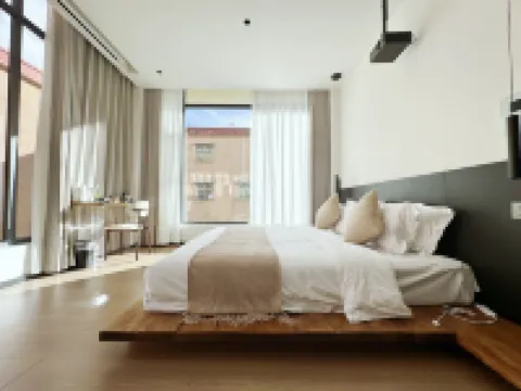 Litang Yongzong Hotel