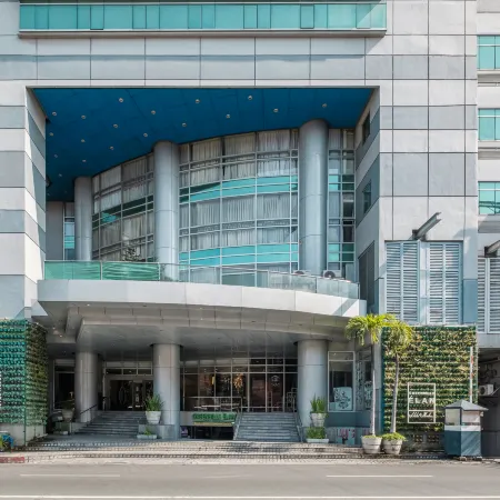 Greenhills Elan Hotel Modern (Newly Renovated) Отели рядом с достопримечательностью «Станция MRT Ortigas»