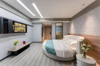 โรงแรมไลท์ ลักซ์ชัวรี่ เอท - ที่มีที่จอดรถ