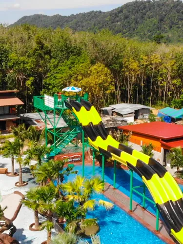 รูปภาพของสวนน้ำชมวิวลันตารีสอร์ท