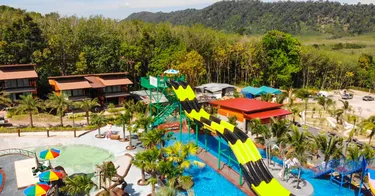 รูปภาพของสวนน้ำชมวิวลันตารีสอร์ท