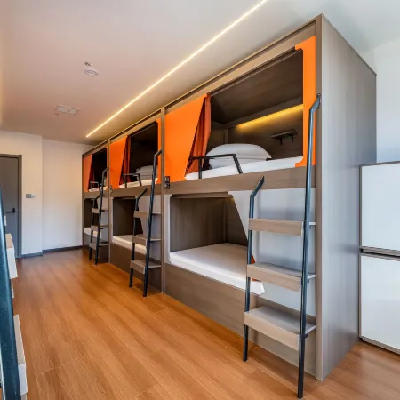Qingmo Nianhua Youth Hostel (Huimin Street Bell and Drum Tower Subway Station Branch)