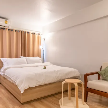 Cozy Corner Bangpho Отели рядом с достопримечательностью «Станция метро Tao Poon»