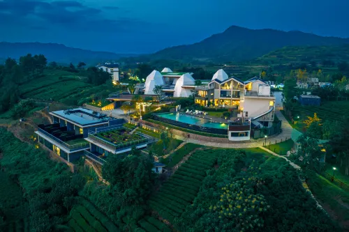 Xinchang Shanzhong Laixin · Guanlan Tingyun Homestay - Infinity Pools