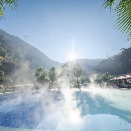 Yuanshi Buluo Wild Hot Spring Resort