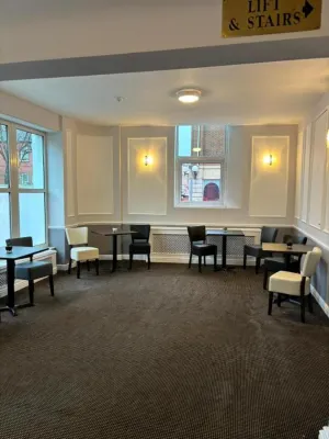 Dancenter East Midlands Airport Hotel di 