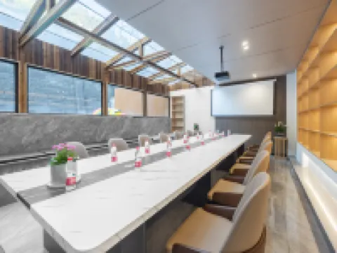 FengHuang Mengqi stilted building river view homestay Hotels in Fenghuang