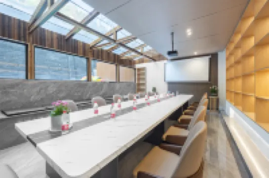 FengHuang Mengqi stilted building river view homestay Hotels in Fenghuang