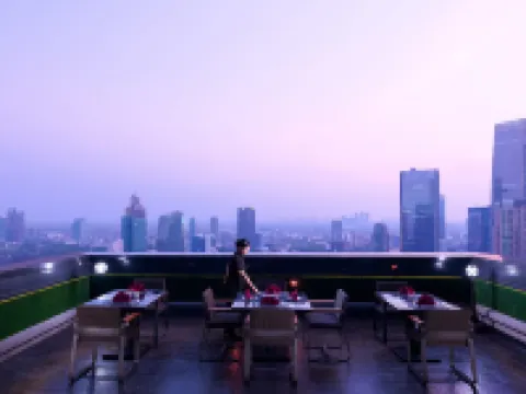 Manhattan Hotel Jakarta Hotels near SCBD WEEKLAND