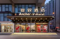 Aizhi Hotel (Shenyang North Station Financial Center Subway Station Branch) Hotell i 