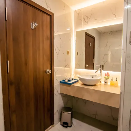 Gold Central Hotel by Haviland Отели рядом с достопримечательностью «My Khe Pagoda»