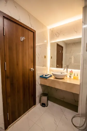 Gold Central Hotel by Haviland Отели рядом с достопримечательностью «Vietnam News Computing Center»