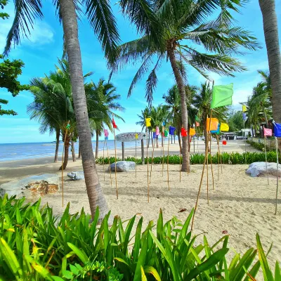 Chidlom Resort Hotels near Chaosamran Beach