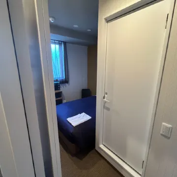 HOTEL LiVEMAX Mita Ekimae Отели рядом с достопримечательностью «Станция метро Daimon»