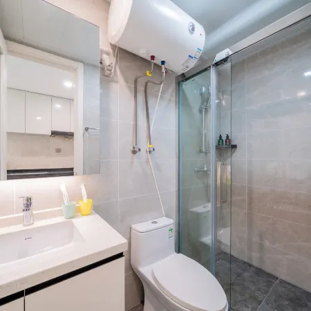 Foshan ancestral temple Ruiyun auspicious high-altitude audio-visual service apartment