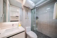Foshan ancestral temple Ruiyun auspicious high-altitude audio-visual service apartment