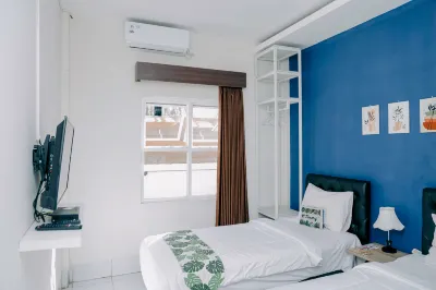 RedDoorz @ Tienery Guest House Hotels near The Griya Lombok