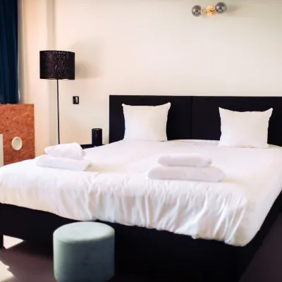 Urban Hotel the Golden Stork Отели рядом с достопримечательностью «Эскамп»