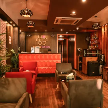 Beehive Central Отели рядом с достопримечательностью «Grand Friday Mosque»