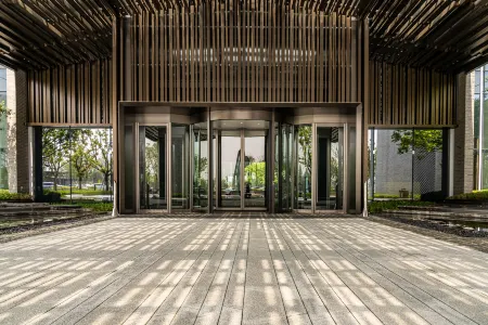 Chengdu Aerotropolis International Convention Center Hotel Отели рядом с достопримечательностью «Jiaolonggang Zhanshi Center»