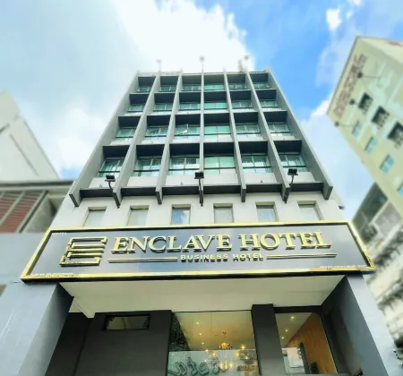 ENCLAVE HOTEL KUALA LUMPUR - Previously known as Season Point Hotel Отели рядом с достопримечательностью «Петалинская улица»