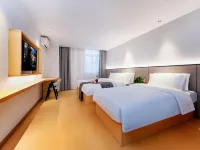 Yuelai Hotel (Shiqiaopu Subway Station) Hotels near Jiu Longpo