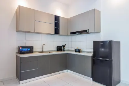 The Sun by Stellar ALV Отели рядом с достопримечательностью «Setia SPICE Convention Centre»