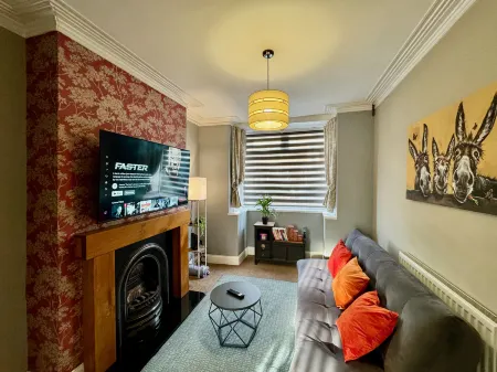 Freeston Great for Contractors or Family Holidays