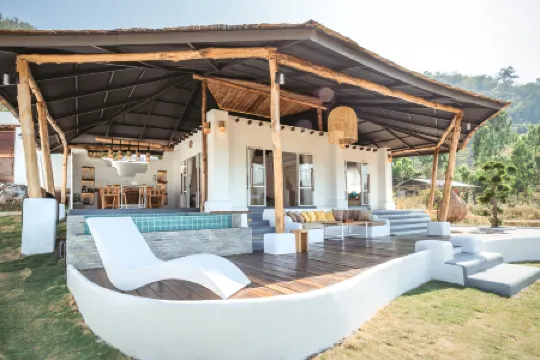 Elephant pool villa maetang chiangmai