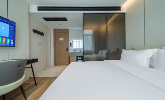 Clouds-Fancy  Hotel