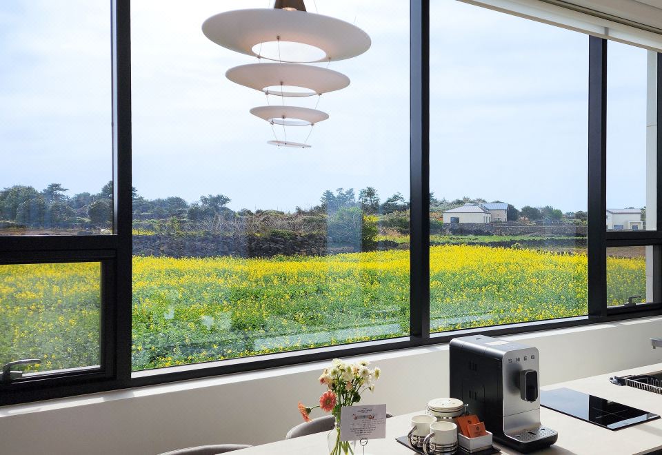 제주 윈도우라운지 풀빌라 내부 또는 외부 수영장 이미지