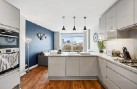 Bright-on Heights F4