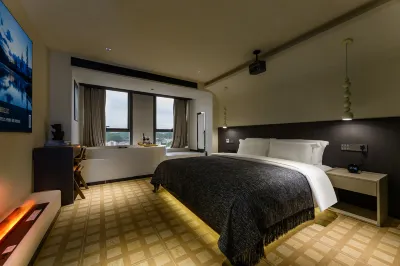 Yun Shang Tangchi Guesthouse (Hua Garden Circle Hui Dolphin Square Wuli Chong Subway Station Store) Hotels near Tianhe Pool Scenic Area