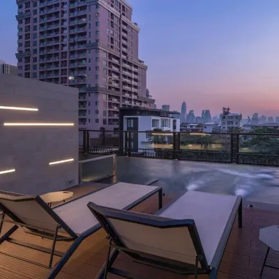 Passa Hotel Bangkok Отели рядом с достопримечательностью «Христианская школа Св.Иосифа»